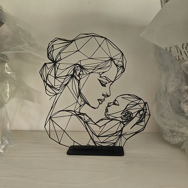 Line art скулптура