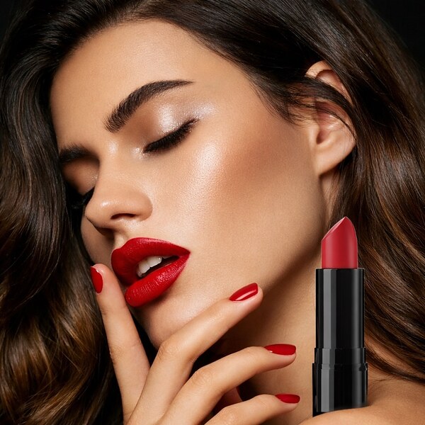 Матово червило Deep Matte Red Lipstick 80